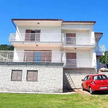 Apartment 6 *